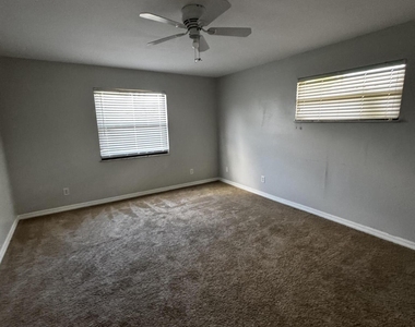 1886 Se Boma Avenue - Photo Thumbnail 8