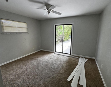 1886 Se Boma Avenue - Photo Thumbnail 9