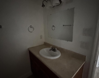 1886 Se Boma Avenue - Photo Thumbnail 7