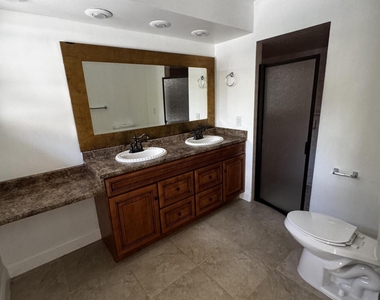 1886 Se Boma Avenue - Photo Thumbnail 14