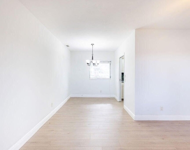 426 Ne 7th Avenue - Photo Thumbnail 5