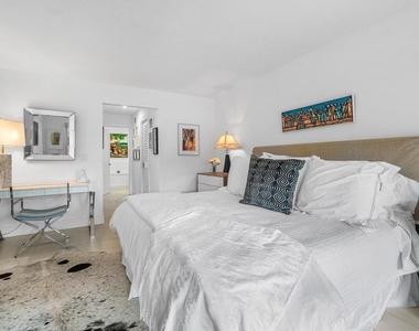 2320 Las Casitas Drive - Photo Thumbnail 13