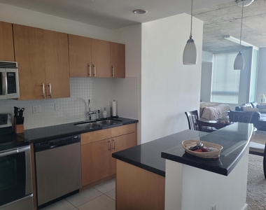 300 S Australian Avenue - Photo Thumbnail 5