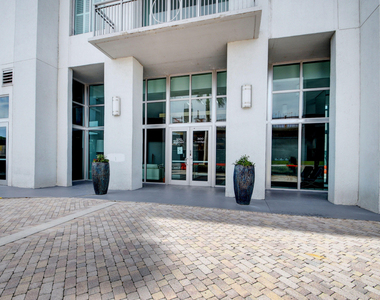 300 S Australian Avenue - Photo Thumbnail 28