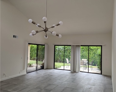 200 E Racquet Club Road - Photo Thumbnail 4