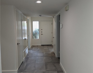200 E Racquet Club Road - Photo Thumbnail 11