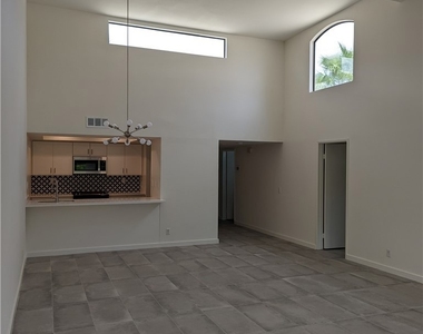 200 E Racquet Club Road - Photo Thumbnail 5