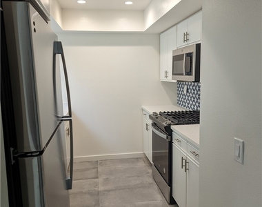 200 E Racquet Club Road - Photo Thumbnail 8