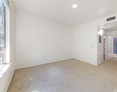 100 S Alameda - Photo Thumbnail 22