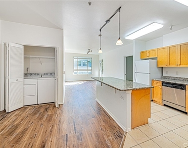100 S Alameda - Photo Thumbnail 2