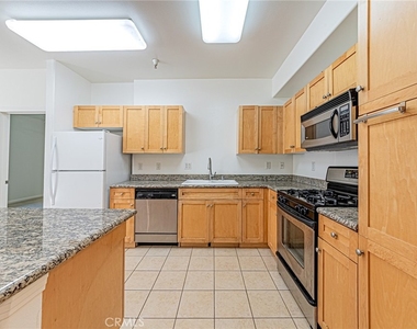 100 S Alameda - Photo Thumbnail 3