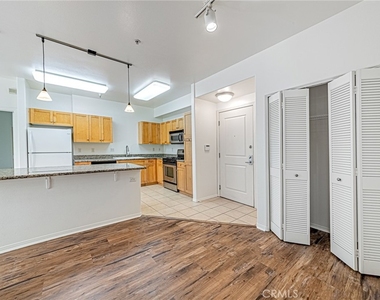 100 S Alameda - Photo Thumbnail 8