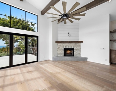 980 Meadowlark Lane - Photo Thumbnail 2