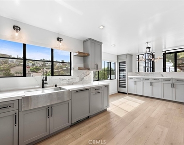 980 Meadowlark Lane - Photo Thumbnail 5