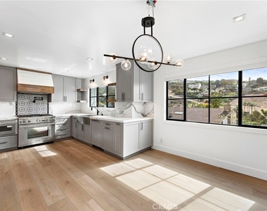 980 Meadowlark Lane - Photo Thumbnail 6