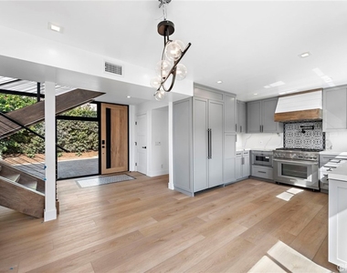 980 Meadowlark Lane - Photo Thumbnail 7