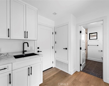 980 Meadowlark Lane - Photo Thumbnail 15