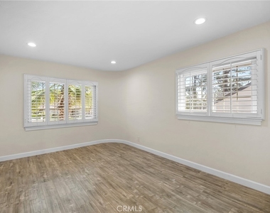1635 Grandview Avenue - Photo Thumbnail 8