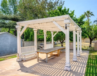 1635 Grandview Avenue - Photo Thumbnail 32