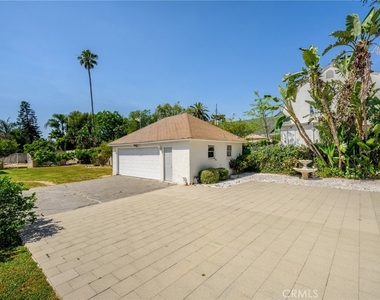 1635 Grandview Avenue - Photo Thumbnail 26