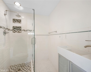 1635 Grandview Avenue - Photo Thumbnail 24