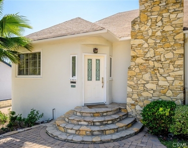 1635 Grandview Avenue - Photo Thumbnail 2