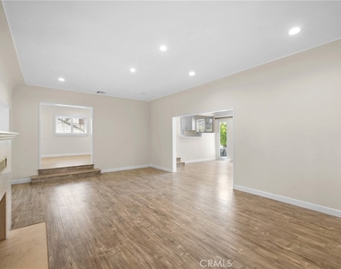 1635 Grandview Avenue - Photo Thumbnail 7