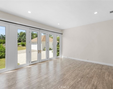 1635 Grandview Avenue - Photo Thumbnail 11