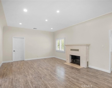 1635 Grandview Avenue - Photo Thumbnail 5