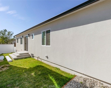 12340 Lull Street - Photo Thumbnail 28