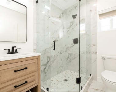12340 Lull Street - Photo Thumbnail 20