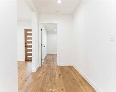 12340 Lull Street - Photo Thumbnail 16