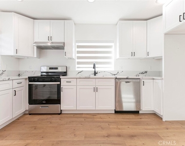12340 Lull Street - Photo Thumbnail 9