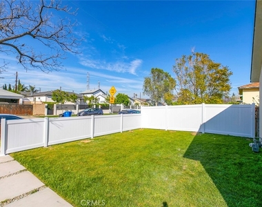 12340 Lull Street - Photo Thumbnail 5