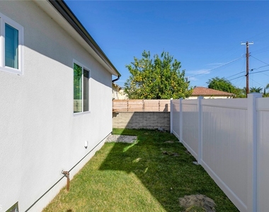 12340 Lull Street - Photo Thumbnail 27