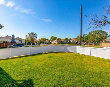 12340 Lull Street - Photo Thumbnail 4