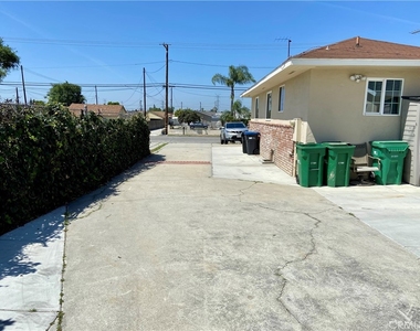 4924 Stewart Ave - Photo Thumbnail 1