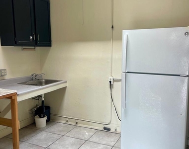 22622 Mission Blvd - Photo Thumbnail 7