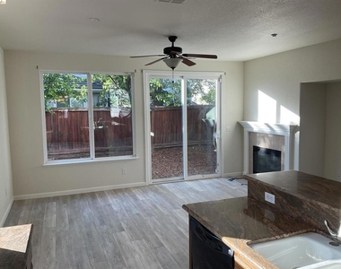1360 Tiffany Drive - Photo Thumbnail 3