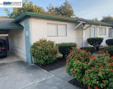 37235 Cedar Blvd - Photo Thumbnail 3