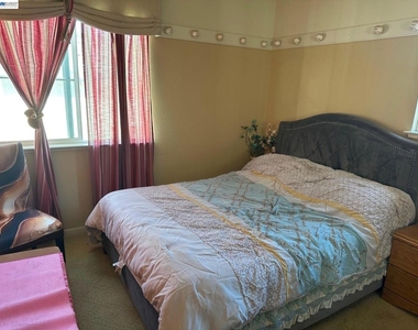 1013 Ridgeview Dr - Photo Thumbnail 17