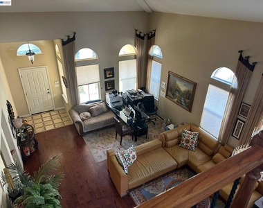 1013 Ridgeview Dr - Photo Thumbnail 12