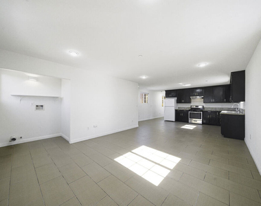 10952 Wilmington Avenue - Photo Thumbnail 3