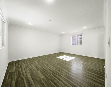 10952 Wilmington Avenue - Photo Thumbnail 10