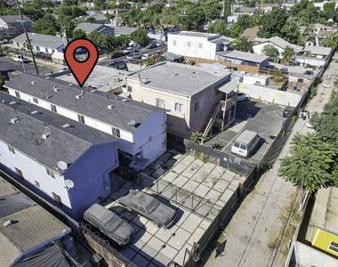 10952 Wilmington Avenue - Photo Thumbnail 15
