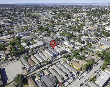 10952 Wilmington Avenue - Photo Thumbnail 16