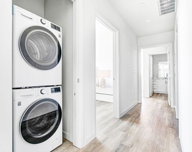 2847 Leeward Avenue - Photo Thumbnail 17