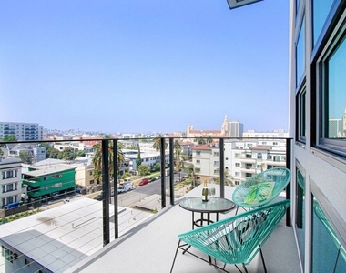 2847 Leeward Avenue - Photo Thumbnail 8