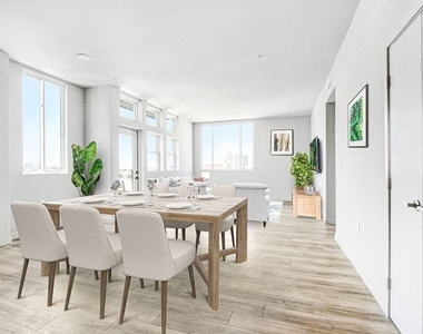2847 Leeward Avenue - Photo Thumbnail 7
