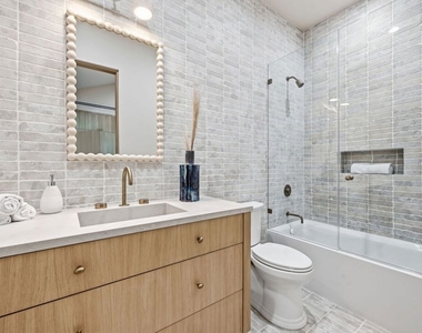 16643 Addison Street - Photo Thumbnail 25